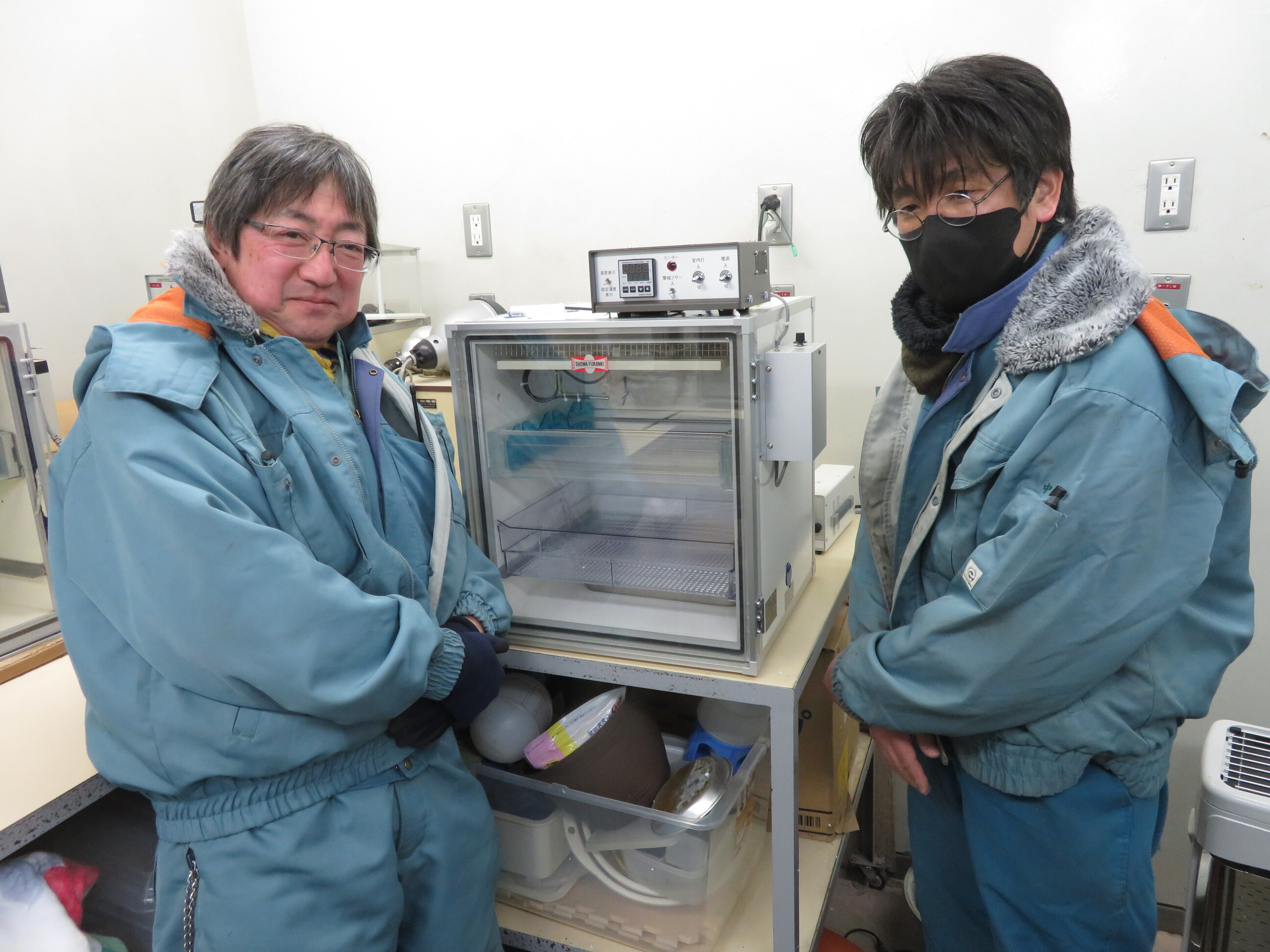 以前使用していたふ卵器から最新へ。
ピカピカです！